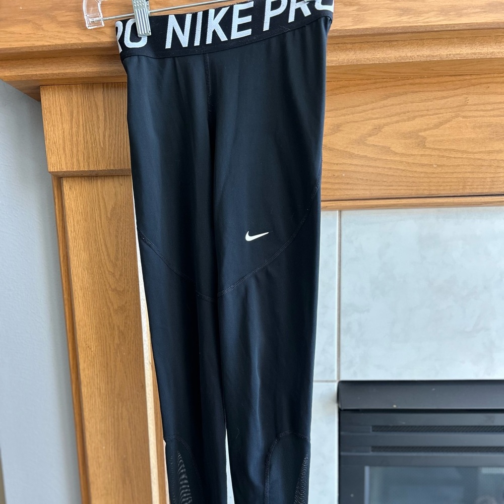 Nike Women's Pro Mid-Rise Mesh-Paneled Leggings, Size xs